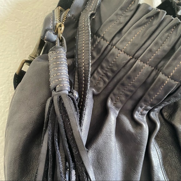 Caterina Lucchi genuine leather blue tone cross body/ shoulder bag - Picture 10 of 15